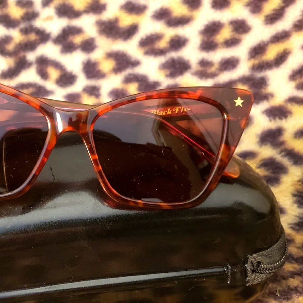 Black Fly Girls Cateye Sunglasses Vintage style